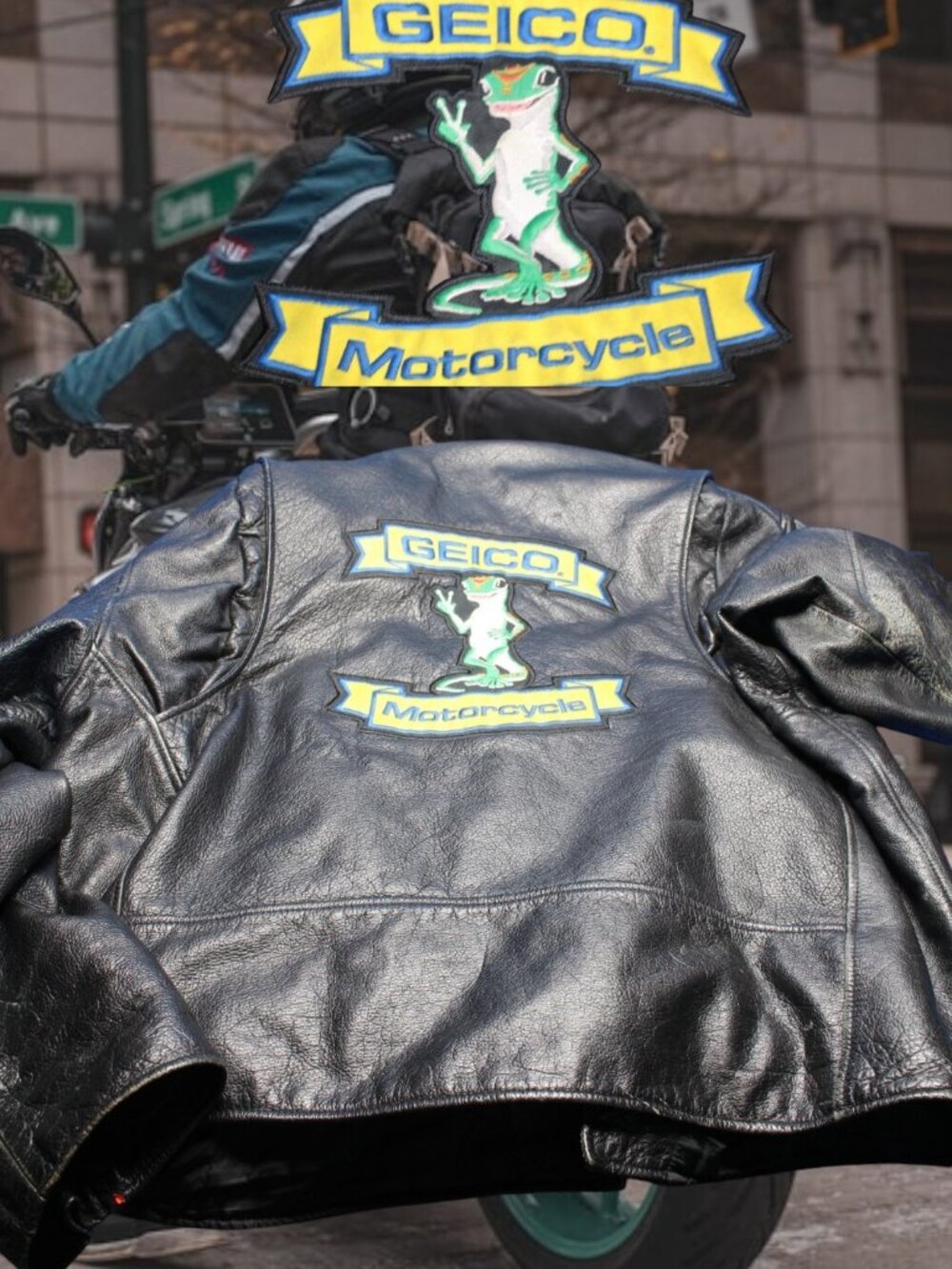 Geico  Motorcycle Jacket Mens XL Black Leather Full Zip Riding Biker Gecko Patch